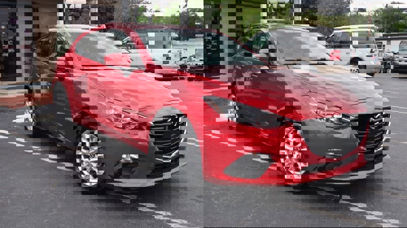 Used 2014 MAZDA MAZDA3 i Touring w/ Technology Package image 3