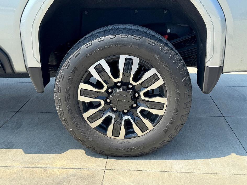 Used 2024 GMC Sierra 2500 Denali Ultimate w/ Max Trailering Package image 15