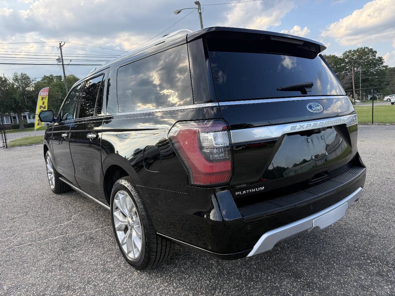 Used 2018 Ford Expedition Max Platinum RWD image 14