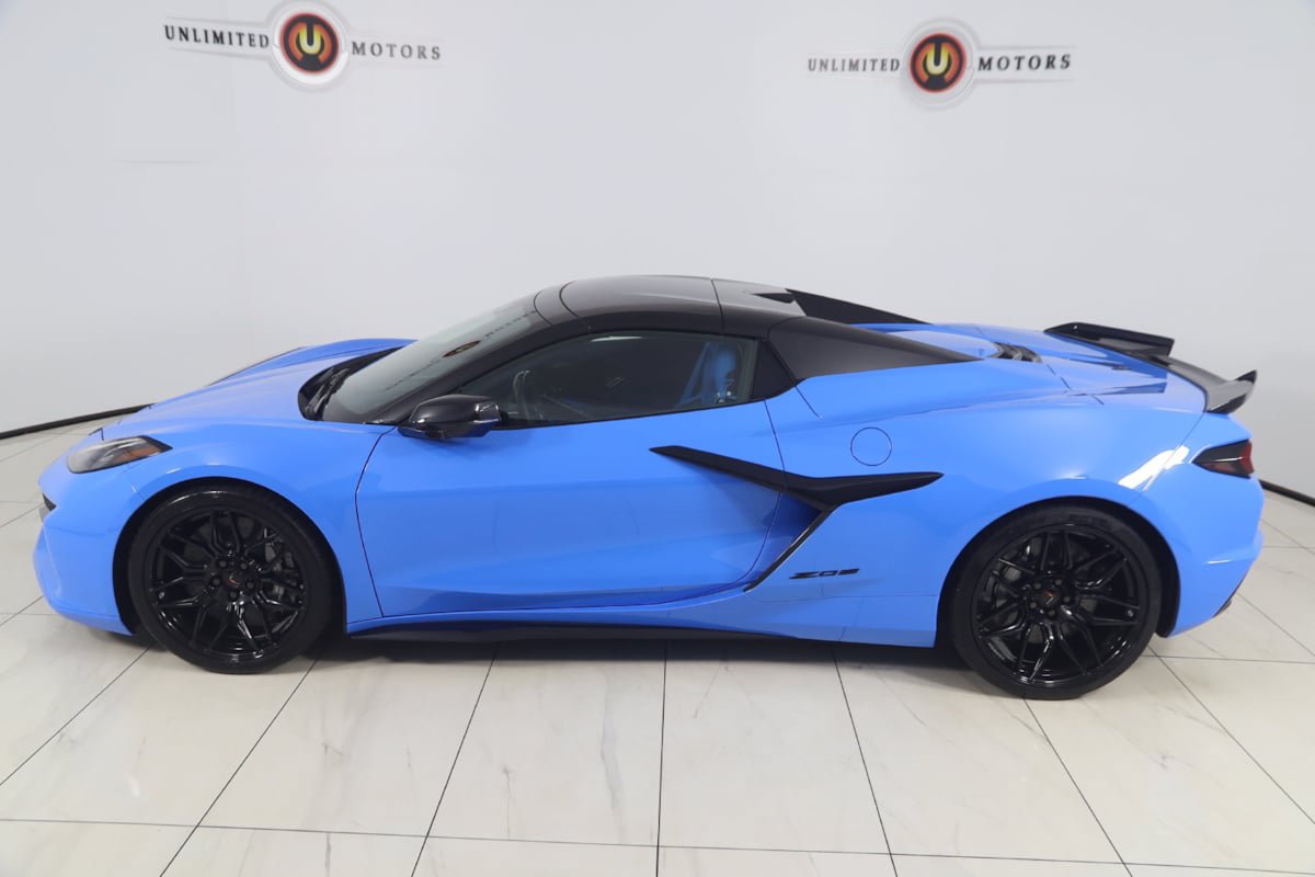 Used 2024 Chevrolet Corvette Z06 w/ Stealth Interior Trim Package RWD image 53