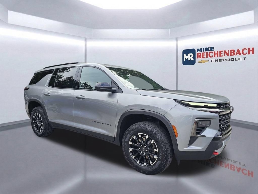 Used 2026 Chevrolet Traverse Z71 AWD/4WD image 2