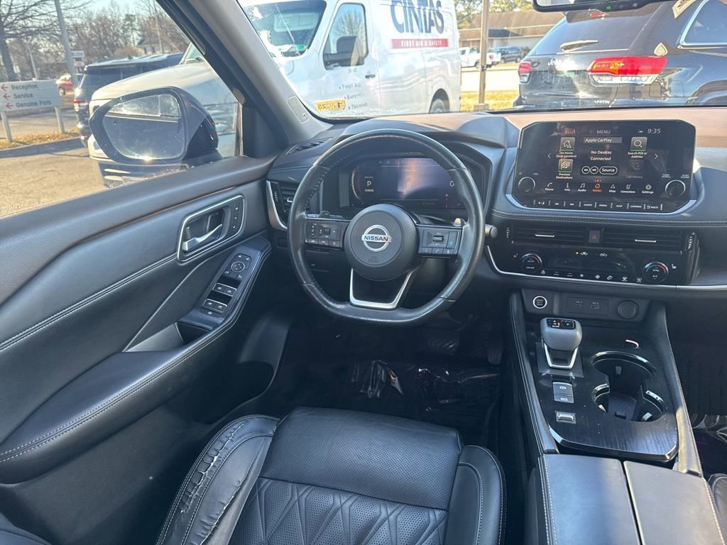 Used 2021 Nissan Rogue Platinum image 9