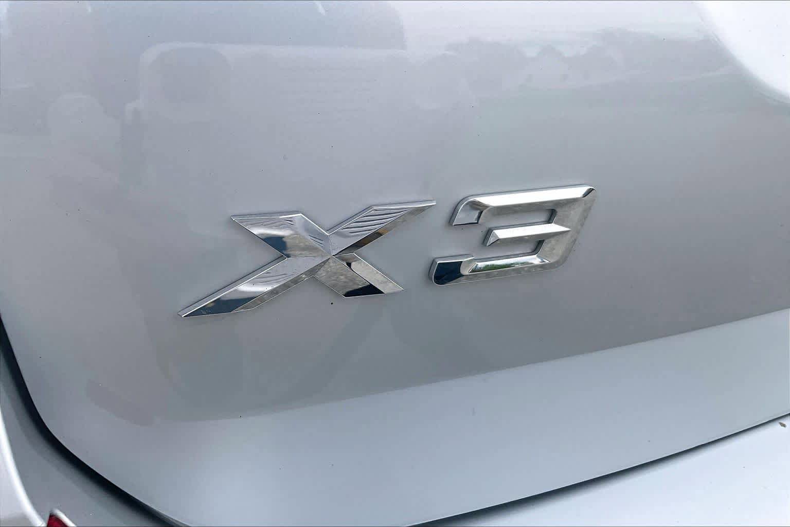 Used 2018 BMW X3 xDrive30i w/ Executive Package AWD/4WD image 9