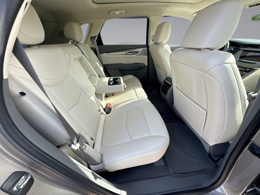 Used 2022 Cadillac XT5 Premium Luxury w/ Technology Package FWD image 17