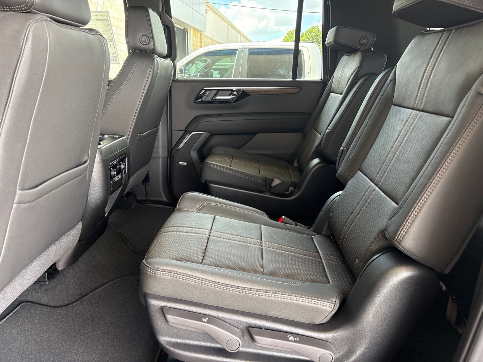 New 2026 Chevrolet Suburban High Country AWD/4WD image 18