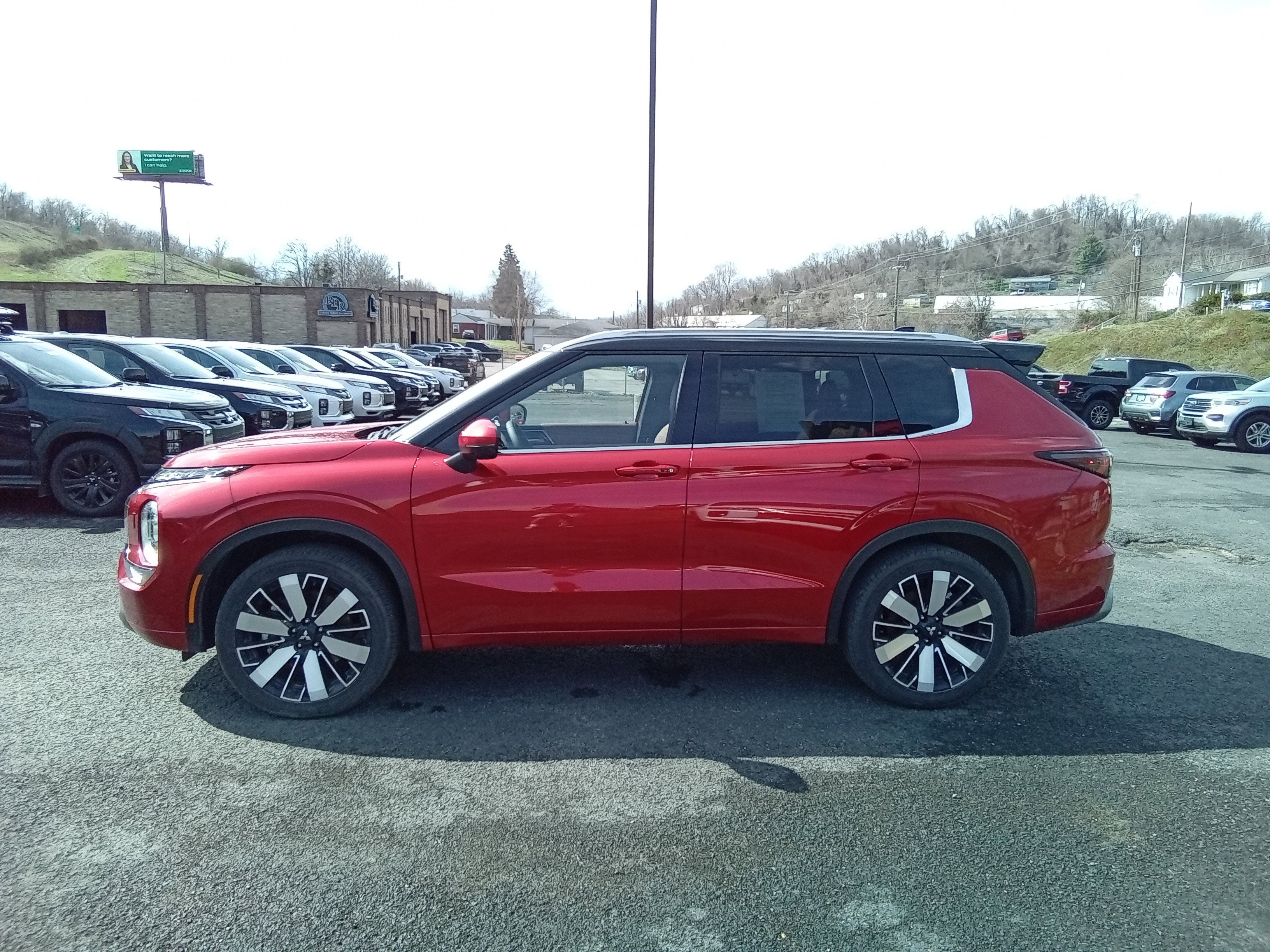 Used 2026 Mitsubishi Outlander SEL image 7