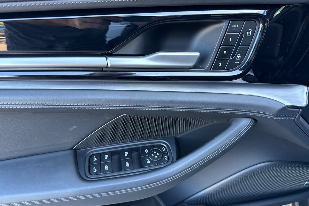 Used 2024 Porsche Panamera RWD image 14