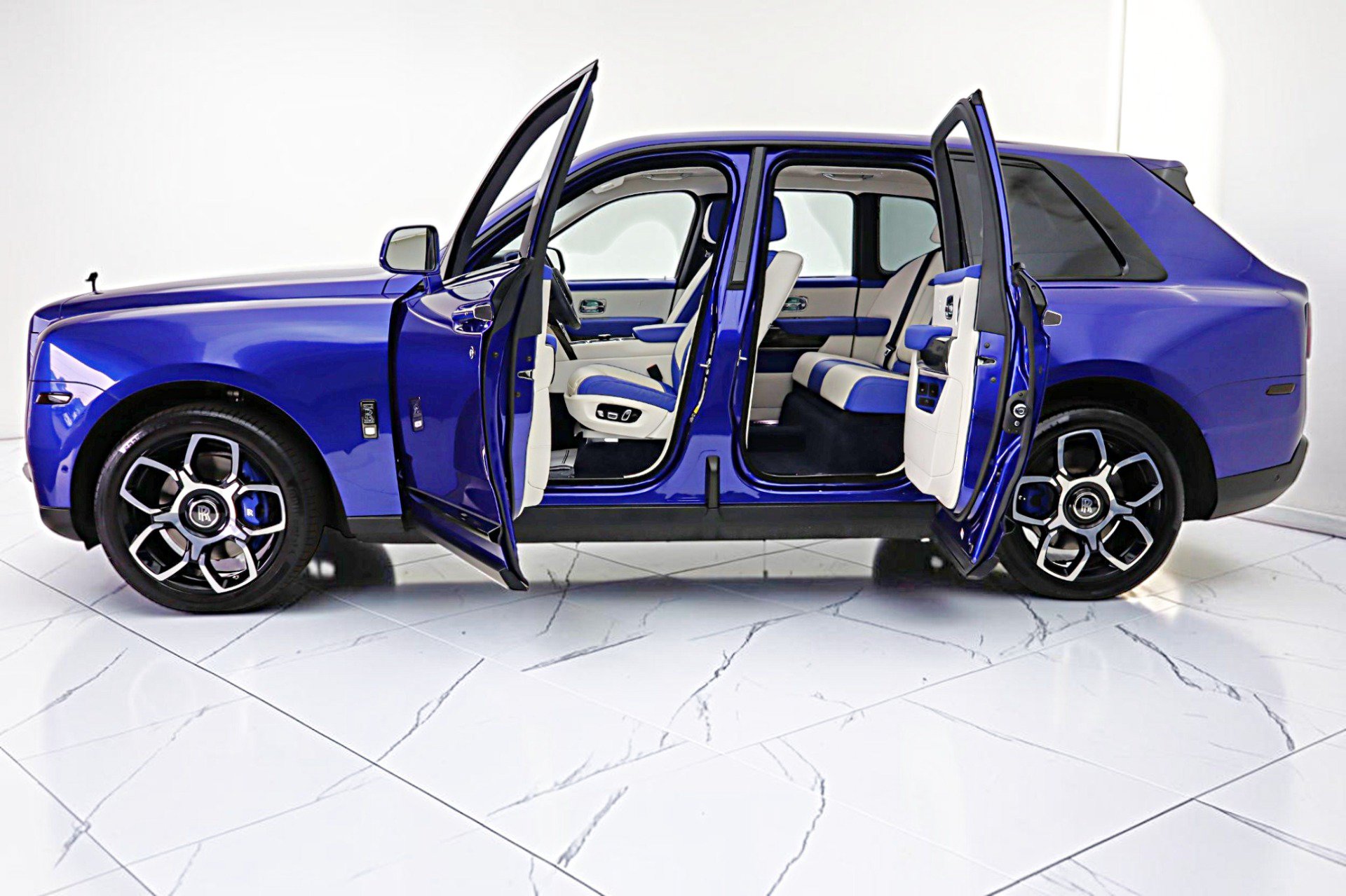 Used 2023 Rolls-Royce Cullinan Black Badge w/ Driver's Package AWD/4WD image 4
