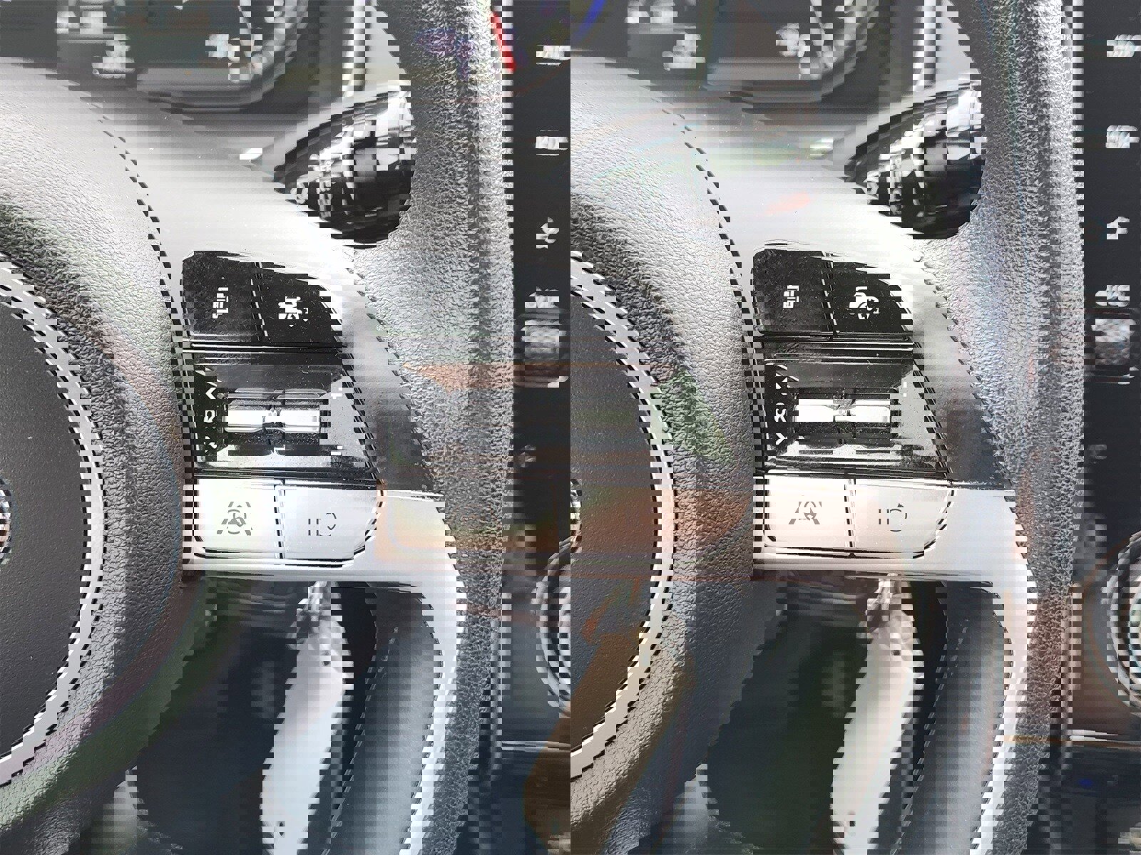 Used 2024 Hyundai Santa Cruz SE image 38