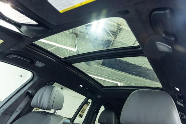 New 2026 BMW X7 M60i image 16