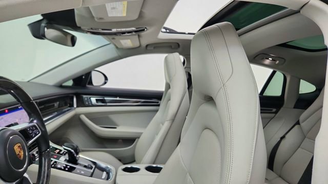 Used 2018 Porsche Panamera 4S image 32