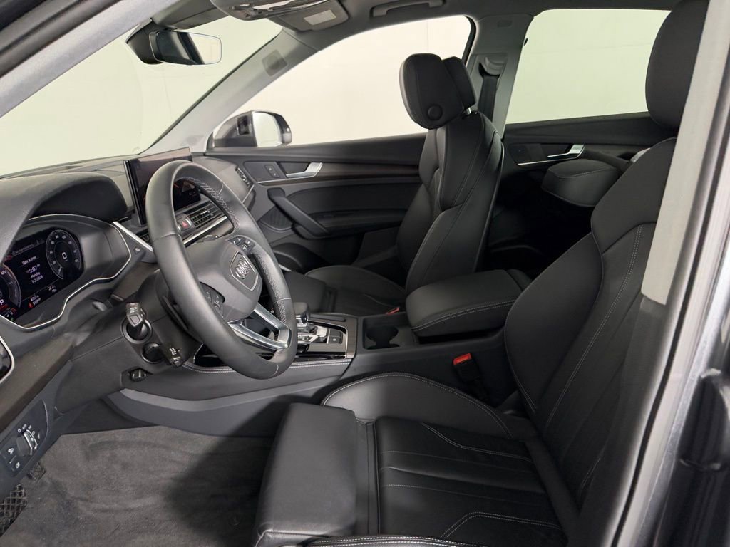 Used 2024 Audi Q5 e Premium Plus w/ Premium Plus Package image 24