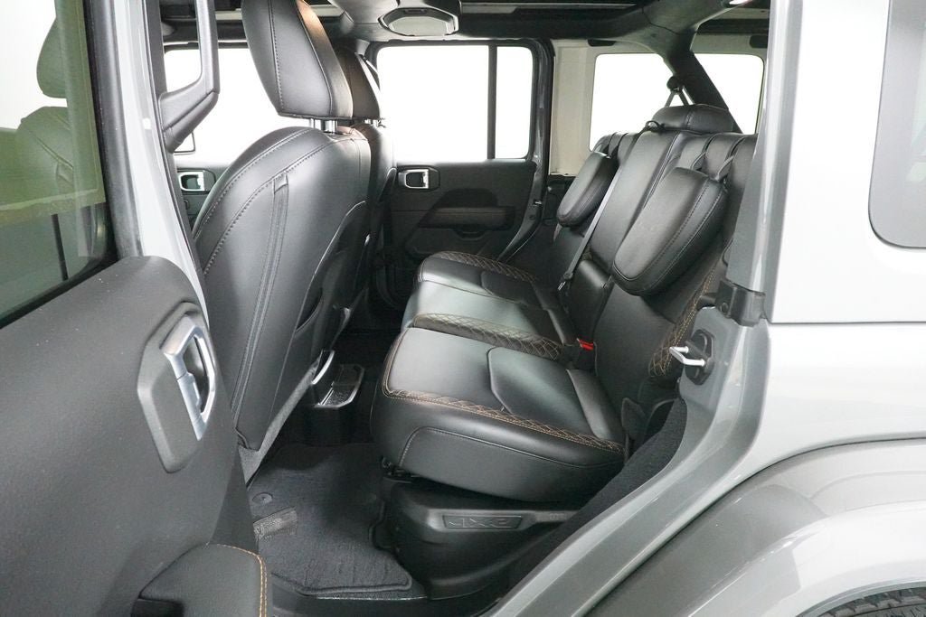 Used 2023 Jeep Wrangler Unlimited Sahara AWD/4WD image 29