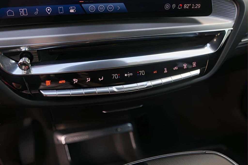 Certified 2024 Cadillac Lyriq Luxury image 17