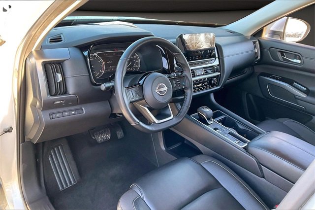 Certified 2025 Nissan Pathfinder SL image 12