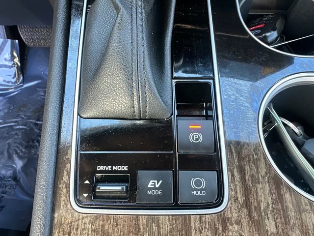 Used 2025 Toyota Sienna Platinum image 43