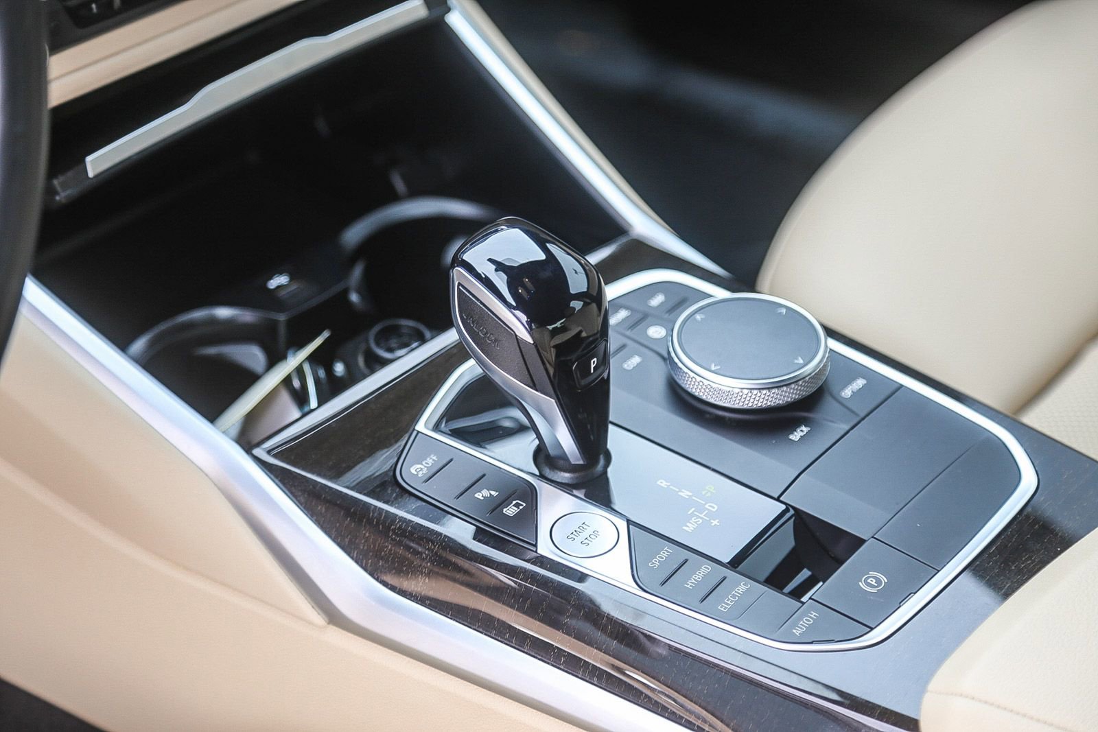 Used 2022 BMW 330e xDrive w/ M Sport Package image 21