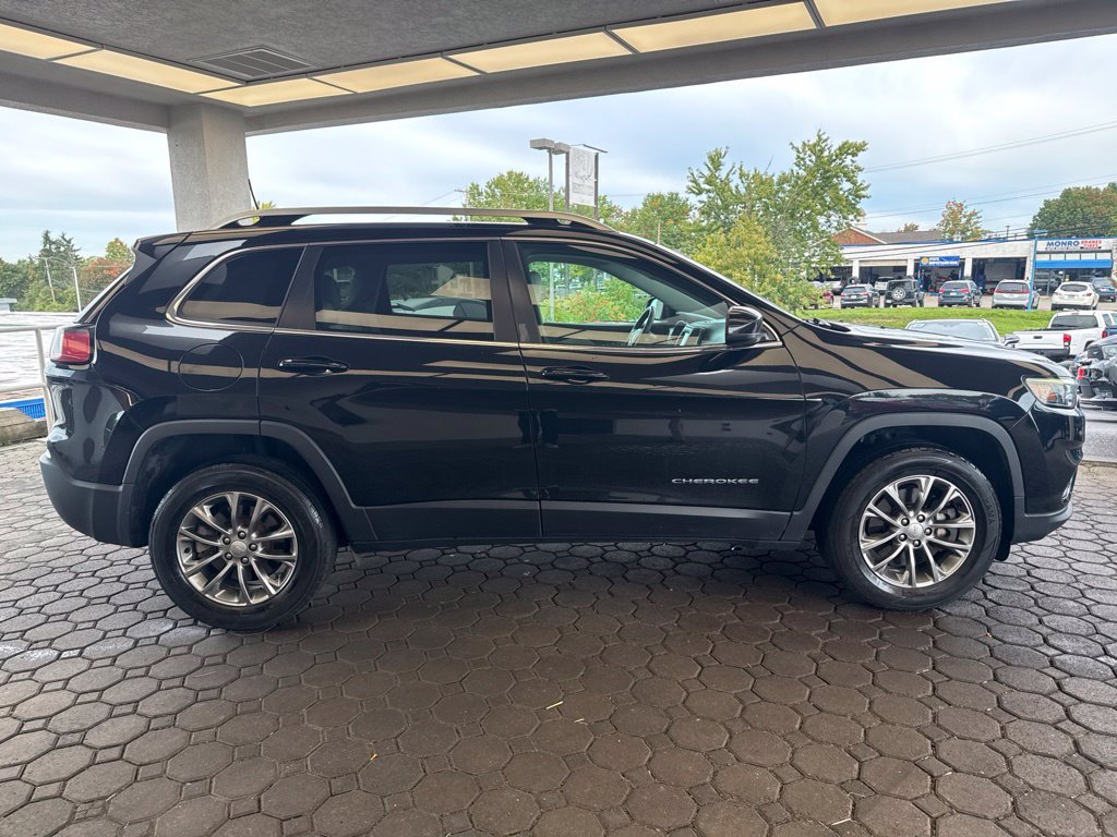 Used 2020 Jeep Cherokee Latitude Plus AWD/4WD image 5
