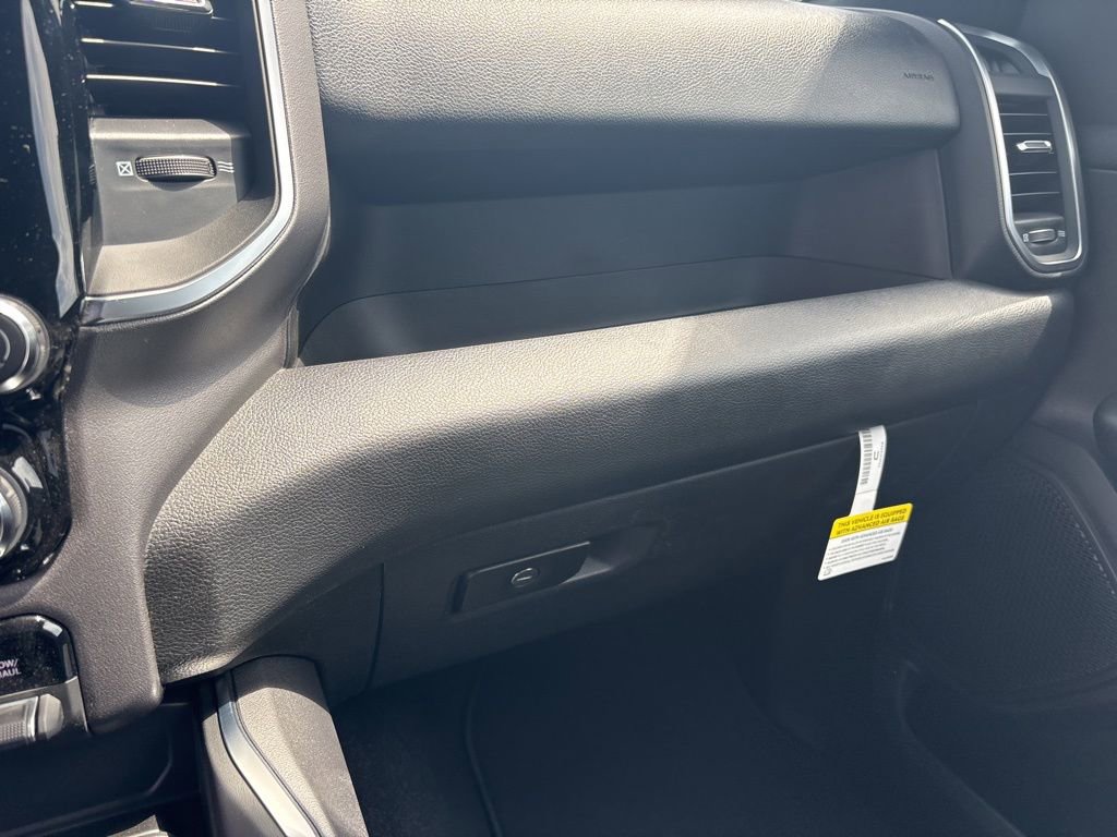 New 2026 RAM 1500 4x4 Crew Cab image 26