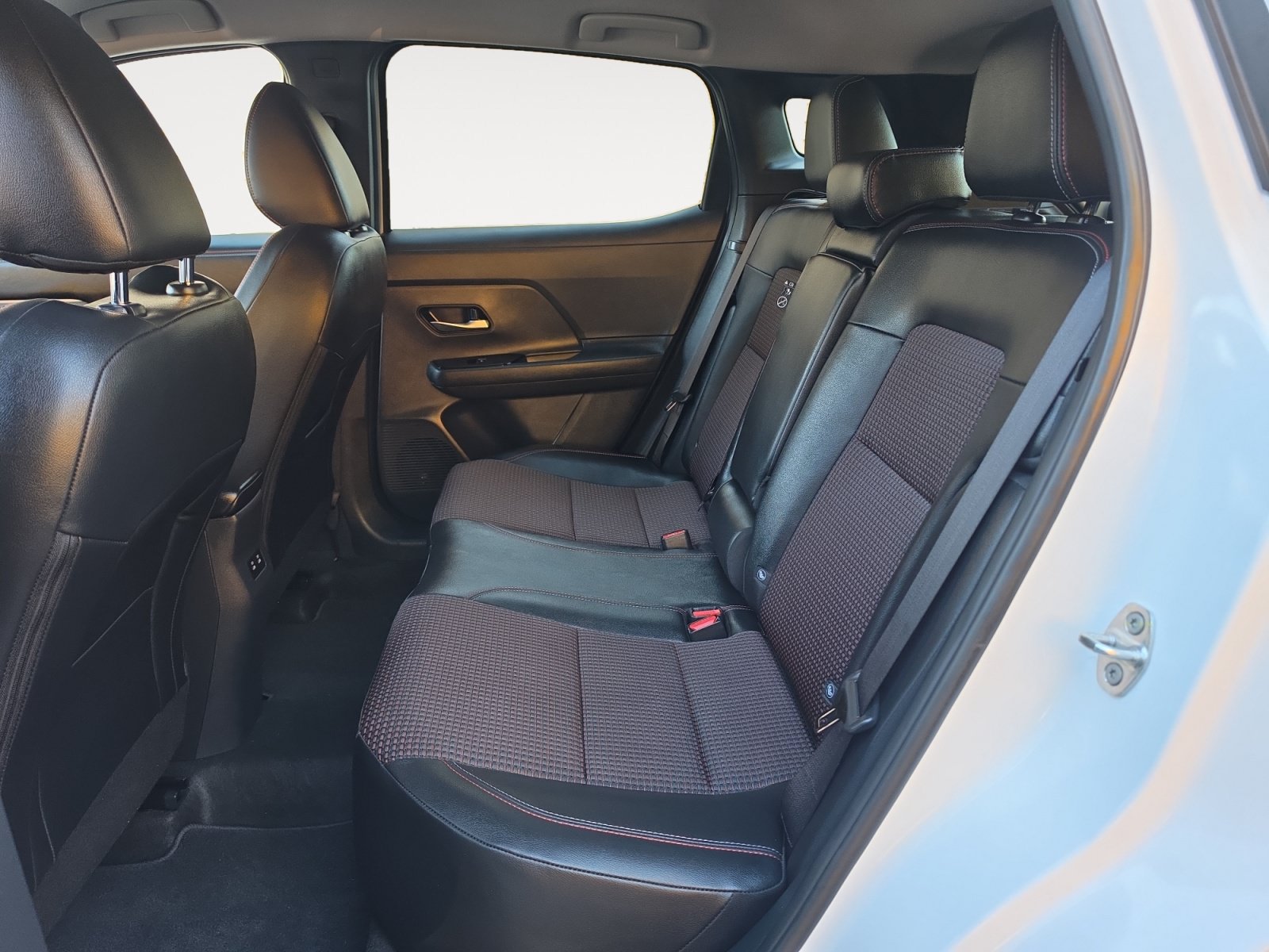 Used 2026 Nissan Kicks SR w/ Cold Weather Package AWD/4WD image 13