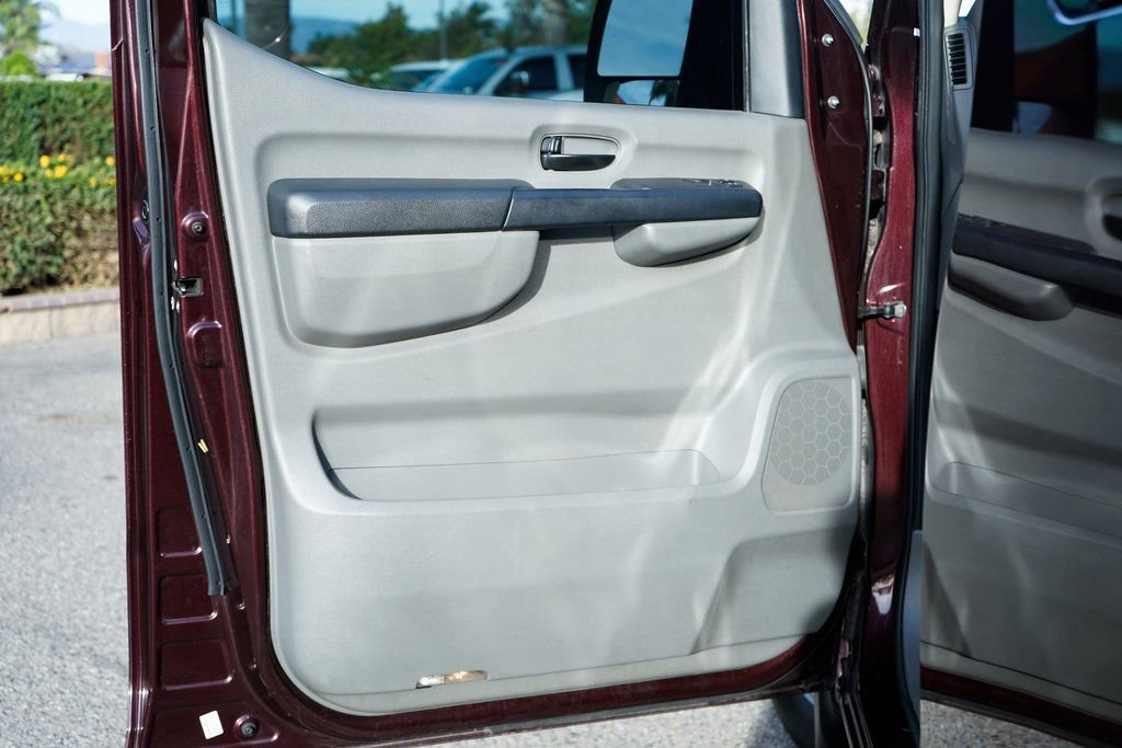Used 2013 Nissan NV 3500 SV image 20