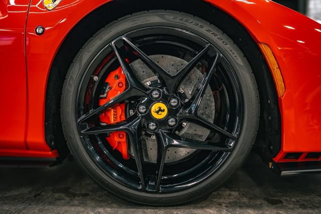 Used 2021 Ferrari F8 Tributo RWD image 16