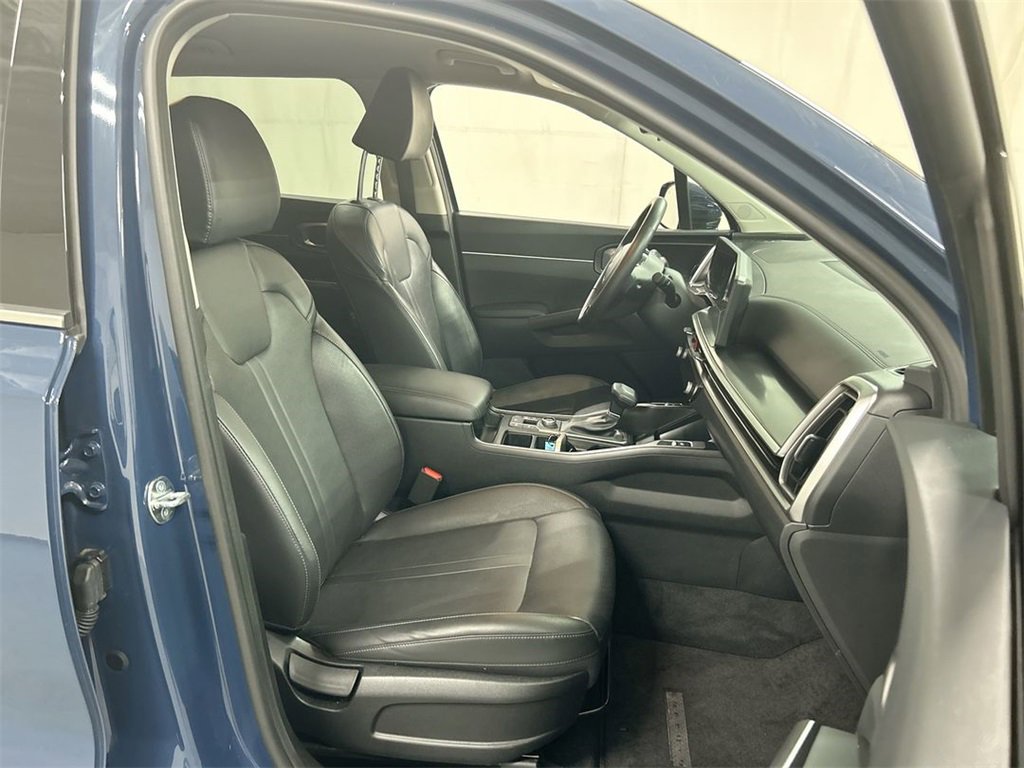 Certified 2025 Kia Sorento S image 24