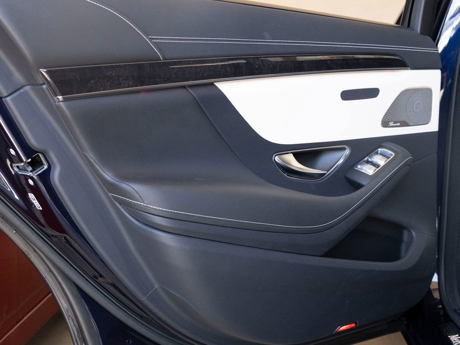 Used 2016 Mercedes-Benz S 550 Sedan image 18