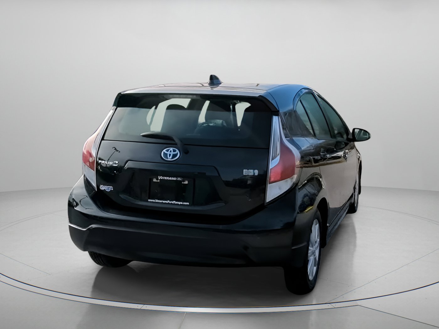 Used 2017 Toyota Prius C Two image 26