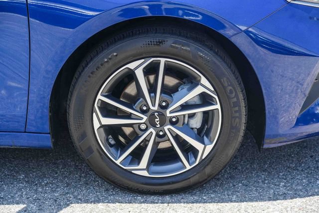 Used 2023 Kia Forte LXS w/ LXS Technology Package FWD image 11