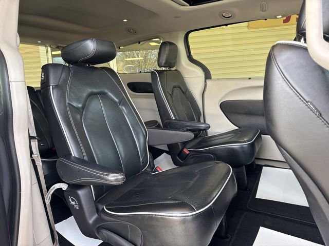 Used 2022 Chrysler Pacifica Limited image 28