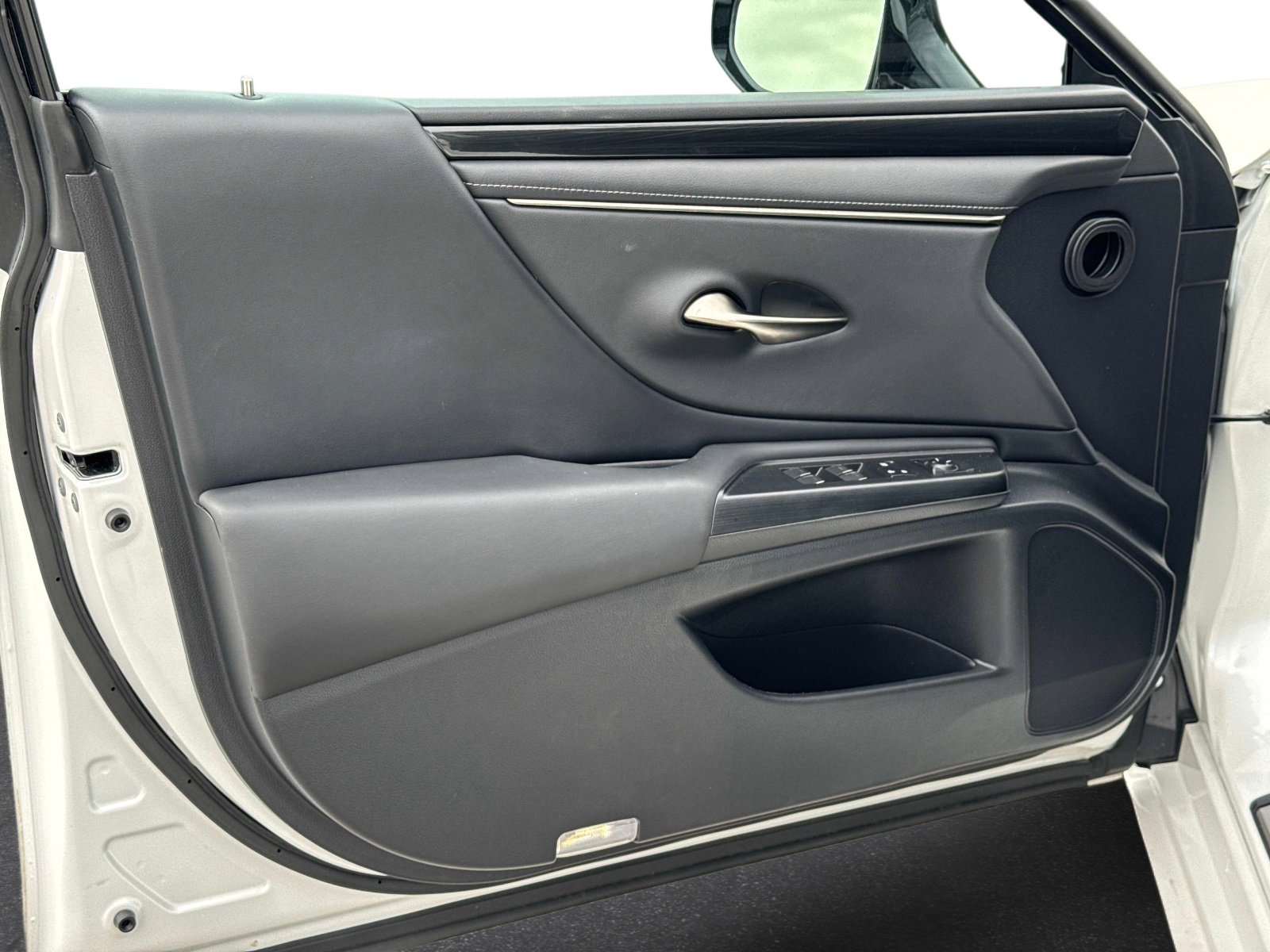 Certified 2021 Lexus ES 350 w/ Protection Package (P3) image 17