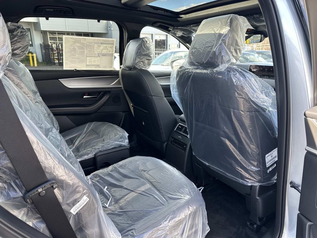 New 2025 MAZDA CX-90 Plug-In Hybrid w/ Premium Plus image 28