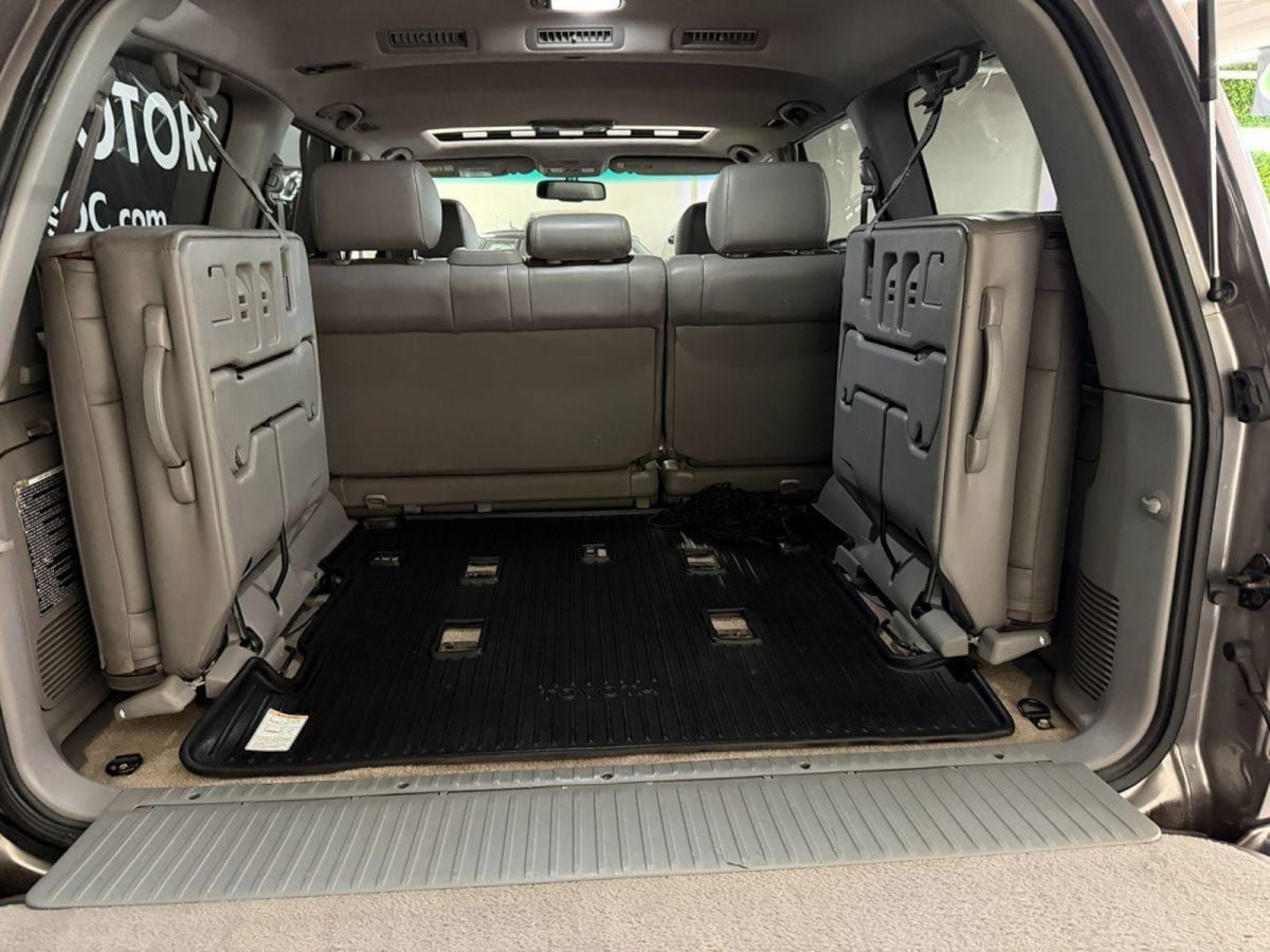 Used 2007 Toyota Land Cruiser image 29