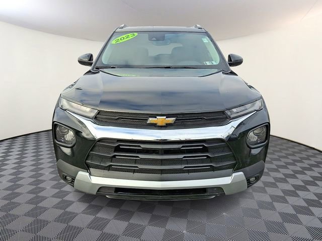 Used 2023 Chevrolet TrailBlazer LT w/ Convenience Package AWD/4WD image 2