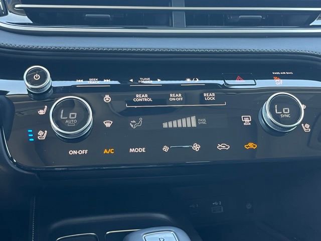 Certified 2025 INFINITI QX60 Luxe w/ Lighting Package (N94) image 17