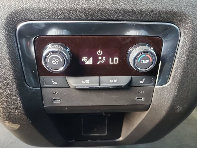 Used 2025 Chevrolet Suburban High Country AWD/4WD image 18