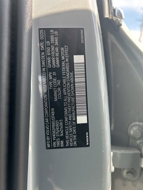 Certified 2025 Volvo XC90 B6 Plus AWD/4WD image 28