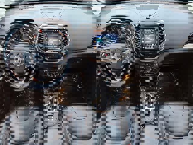 Used 2018 Jeep Cherokee Limited w/ Trailer Tow Group image 16