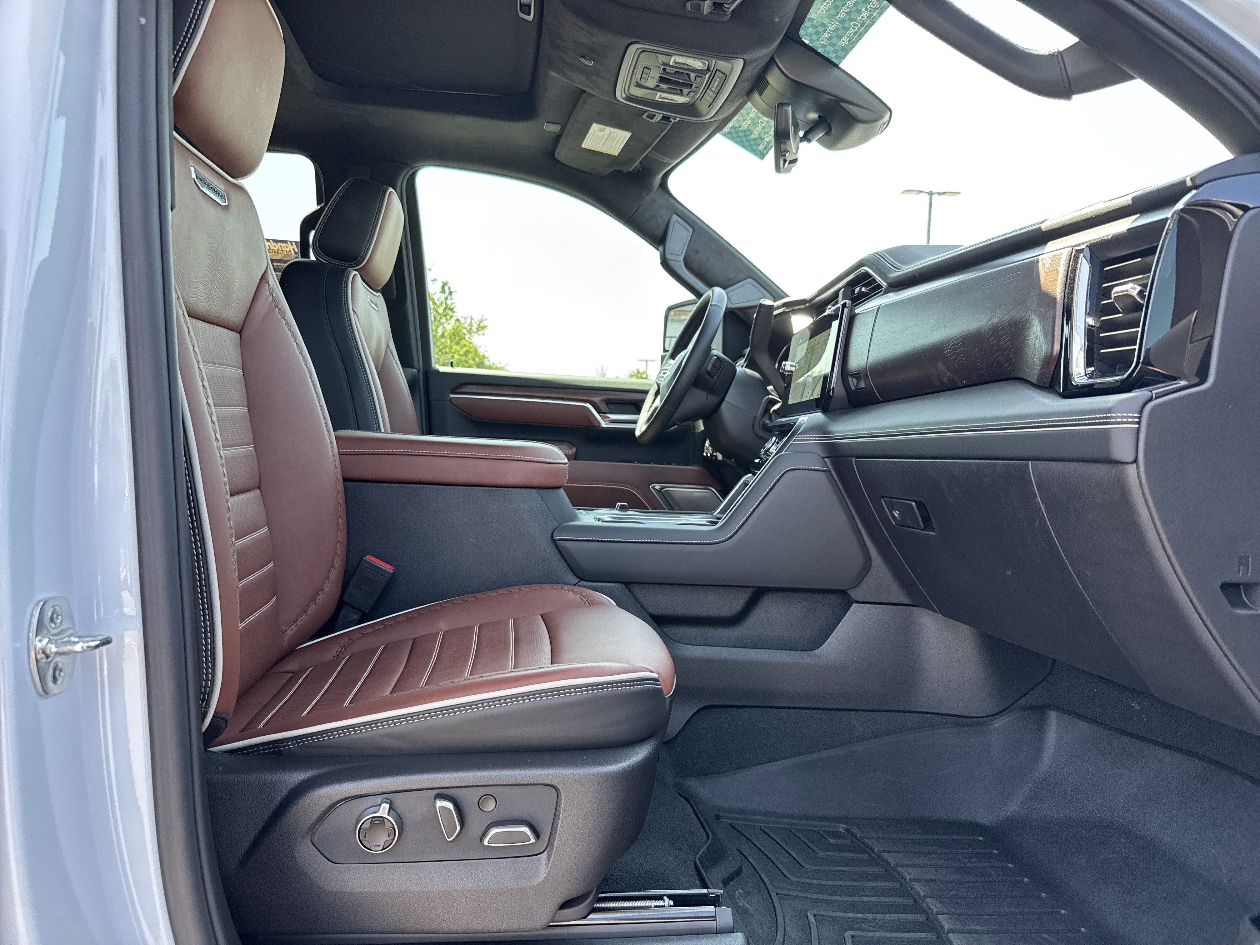 Used 2026 GMC Sierra 2500 Denali Ultimate AWD/4WD image 32