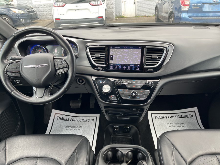 Used 2018 Chrysler Pacifica Touring-L Plus w/ Advanced Safetytec Group FWD image 15