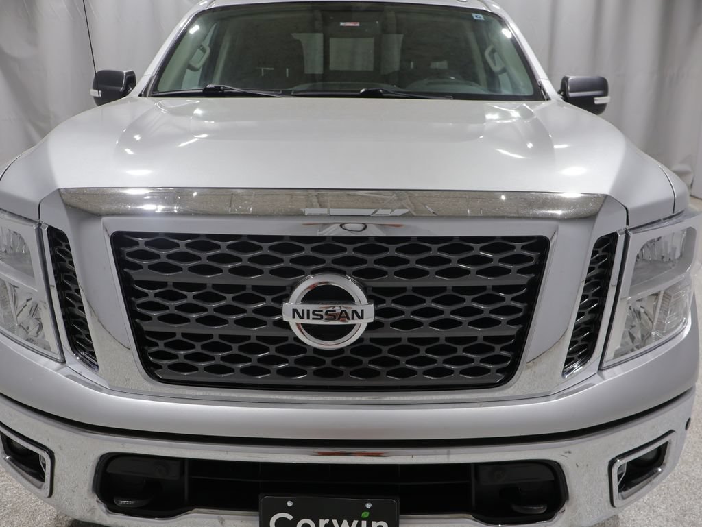 Used 2017 Nissan Titan SV AWD/4WD image 9