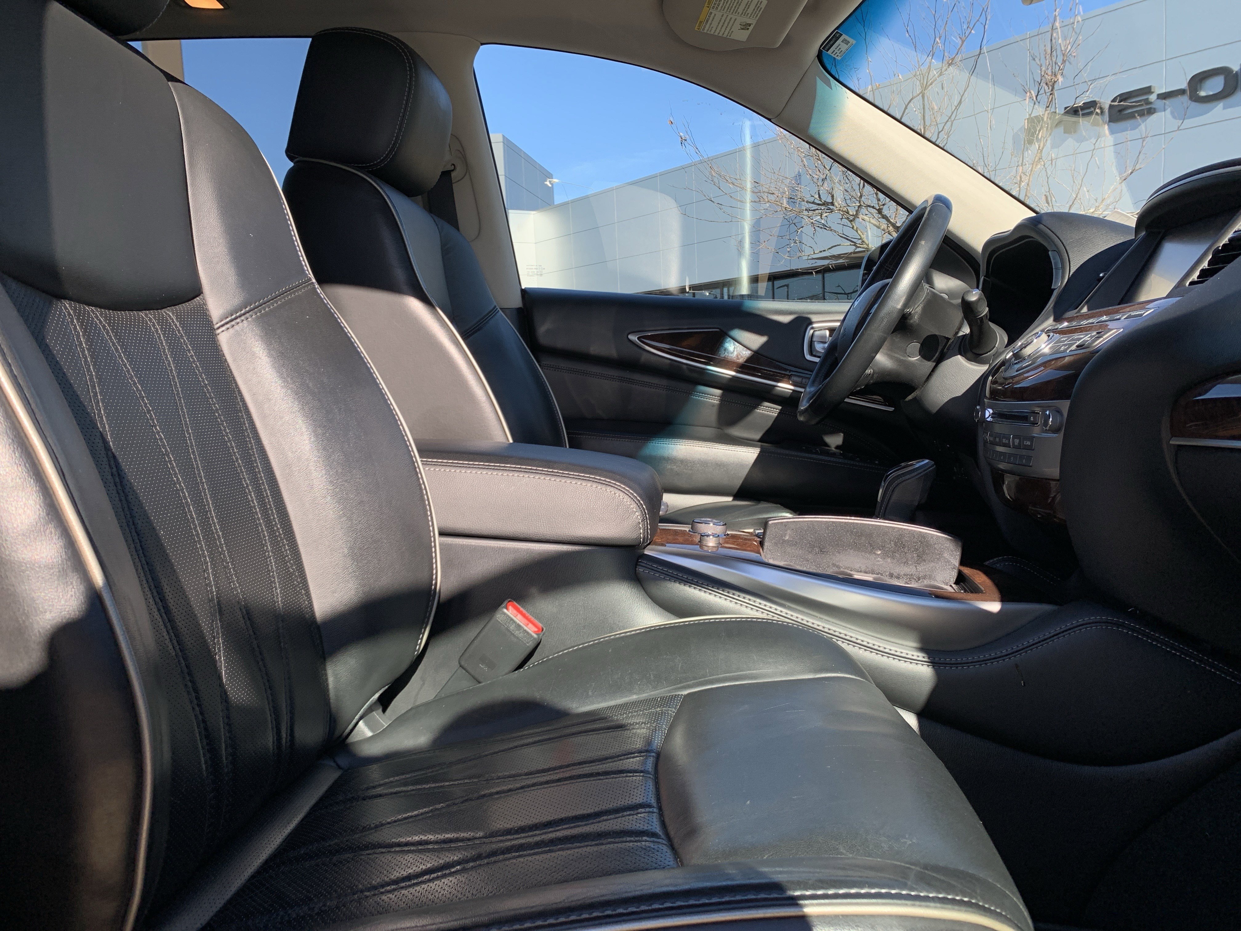 Used 2016 INFINITI QX60 Luxe w/ Deluxe Technology Package image 35