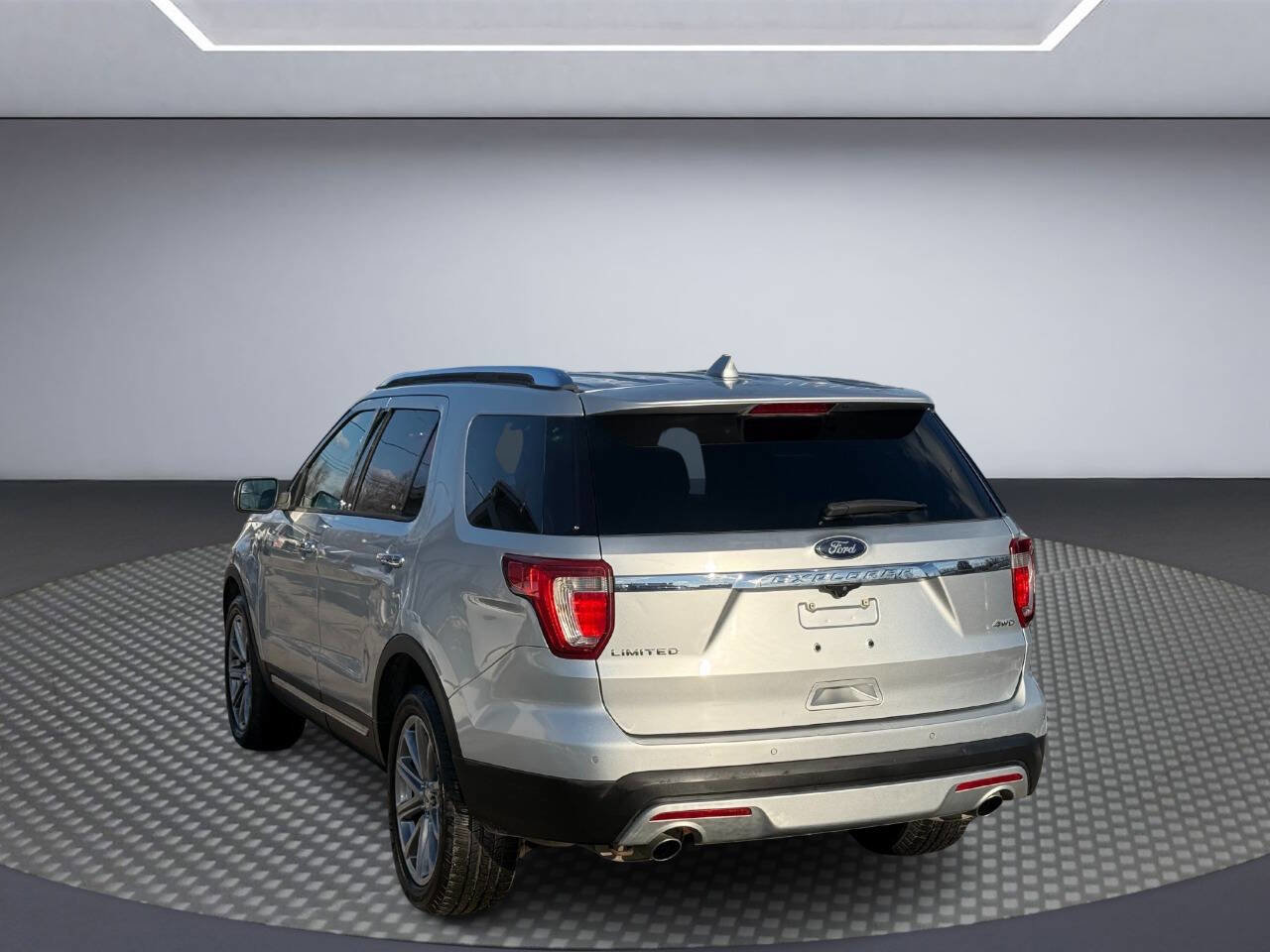 Used 2017 Ford Explorer Limited image 5