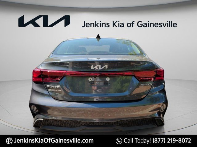 Used 2023 Kia Forte LXS w/ LXS Technology Package FWD image 5