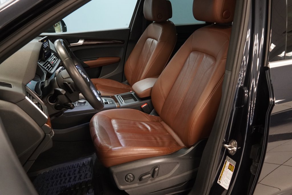Used 2019 Audi Q5 2.0T Premium w/ Convenience Package image 3