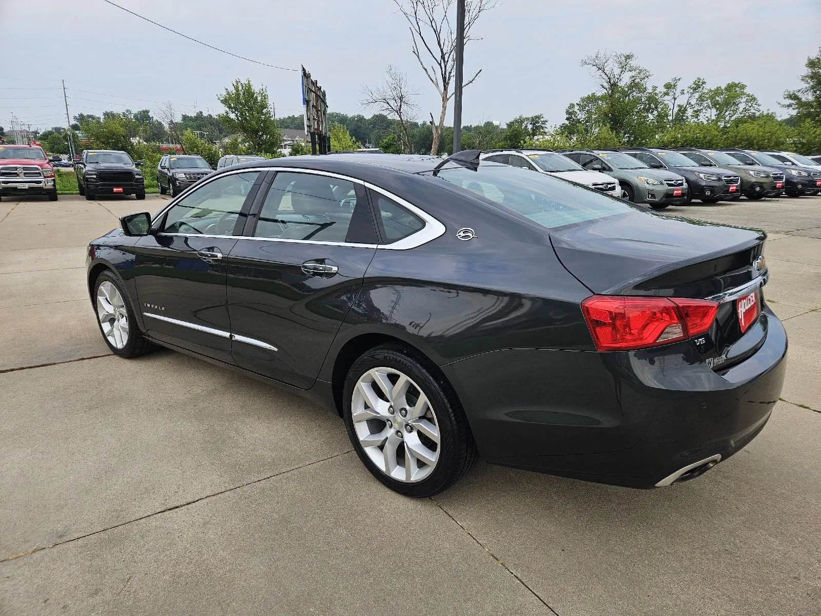Used 2015 Chevrolet Impala LTZ FWD image 8