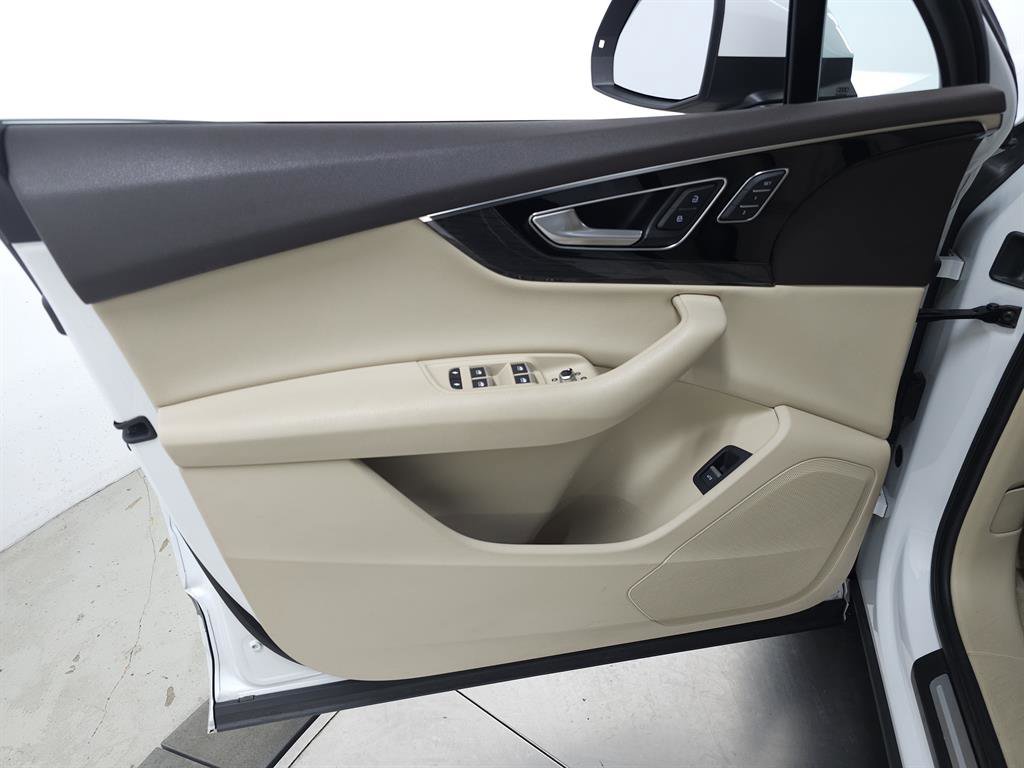 Used 2018 Audi Q7 3.0T Premium image 13