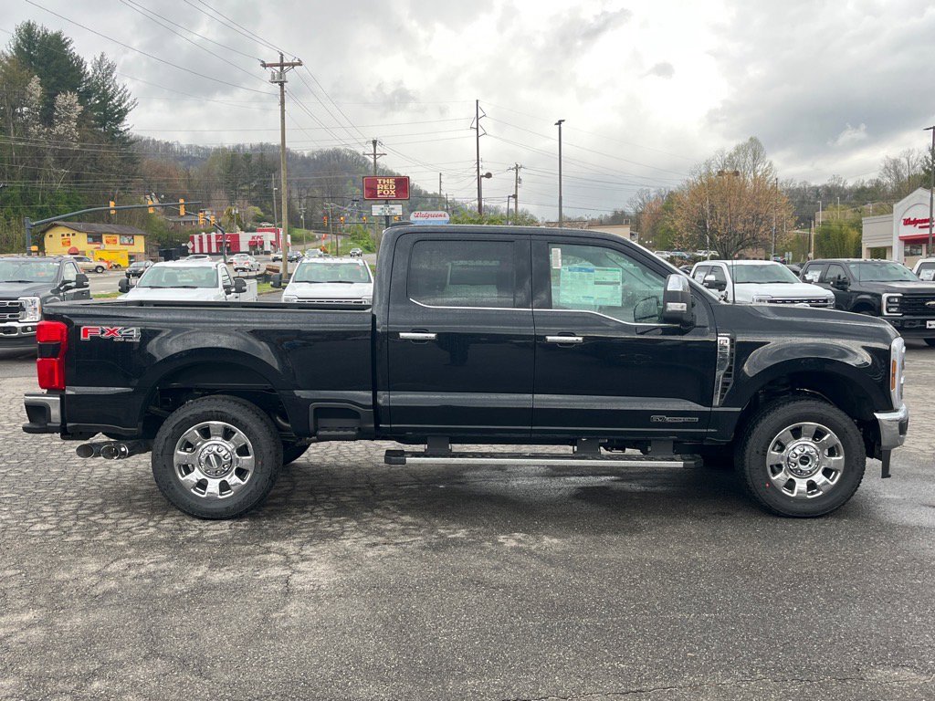 New 2025 Ford F250 Lariat w/ Chrome Package image 2