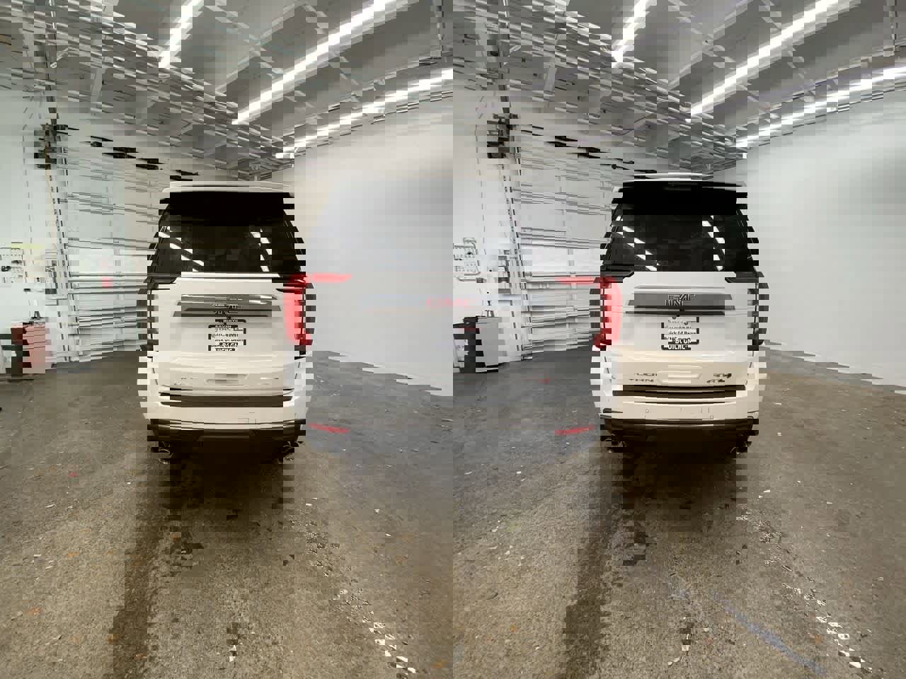 Used 2022 GMC Yukon AT4 image 5